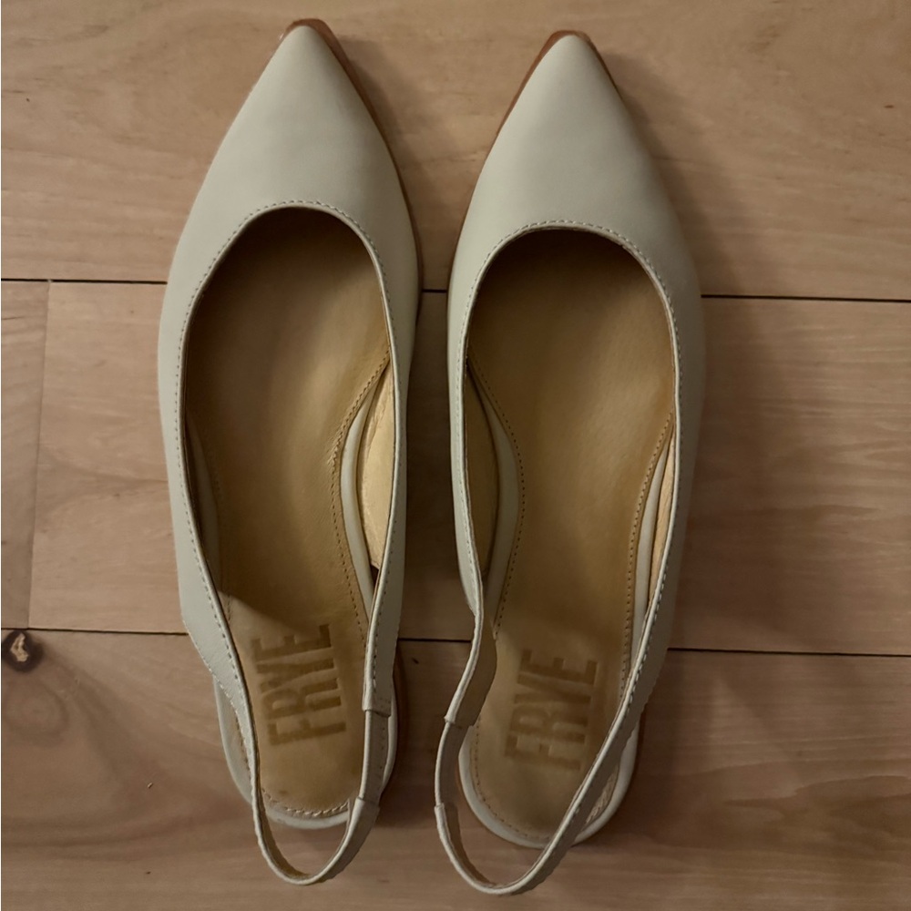 Frye Women's ivory Slingback Flats